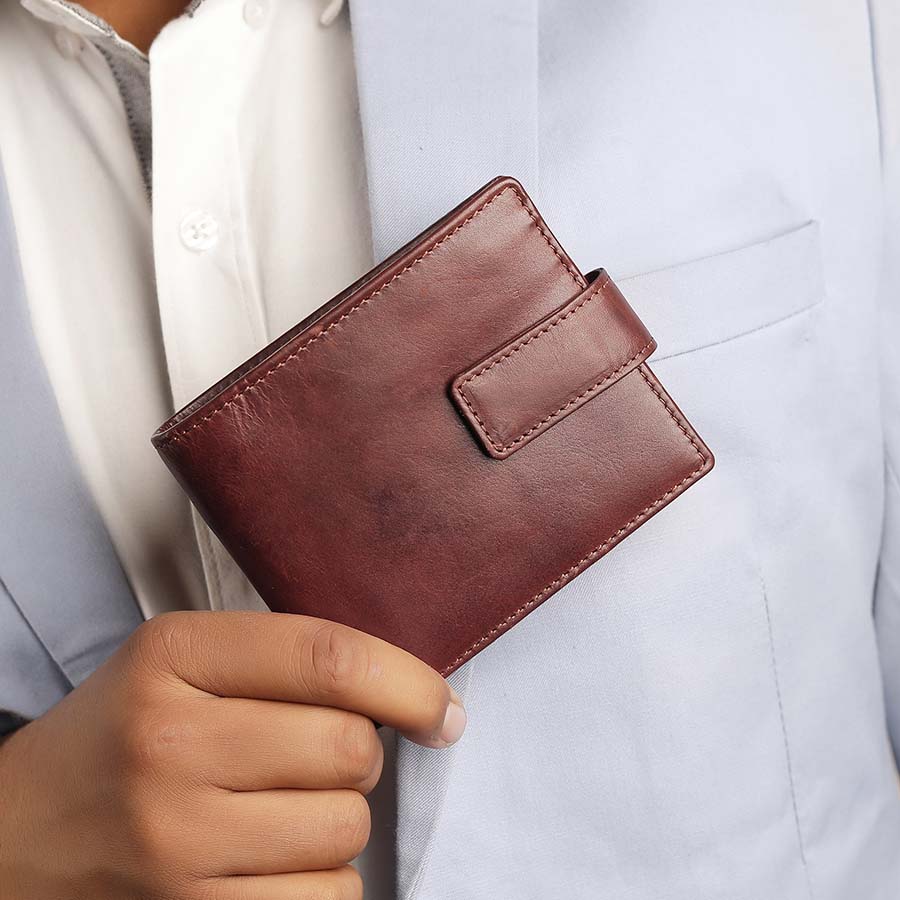 Ascort Trifold Leather Wallet