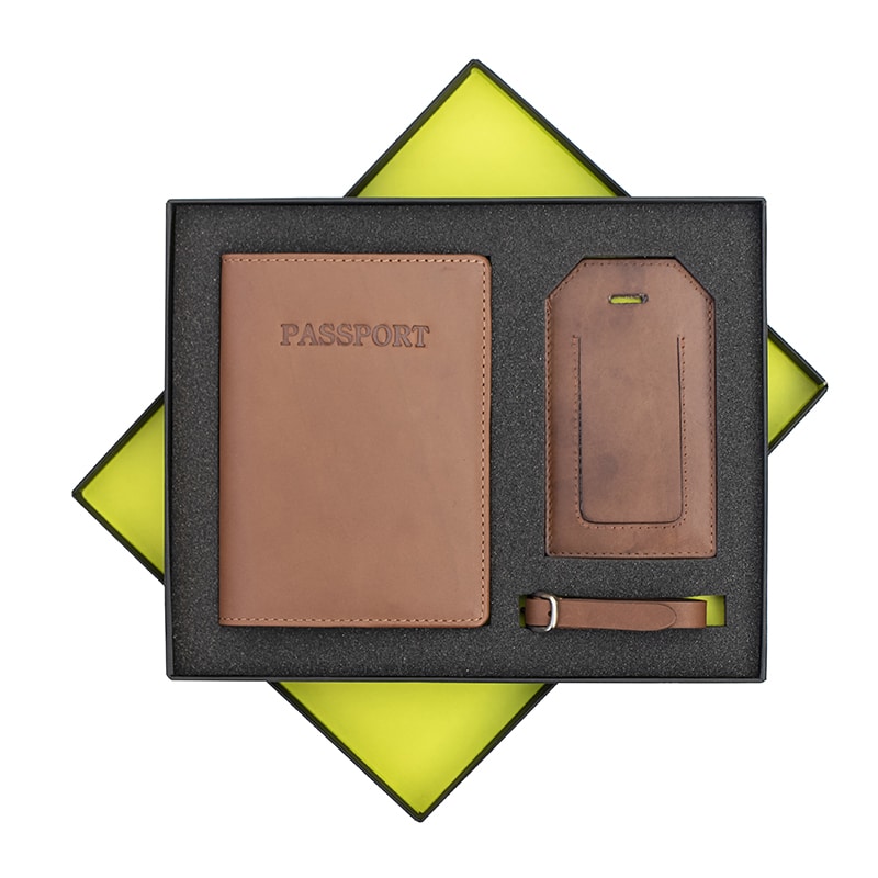 Gift-Set Passport and Luggage Tag Set