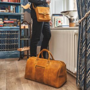 luxury leather travel bag and overnight bag, leather bags for travelling