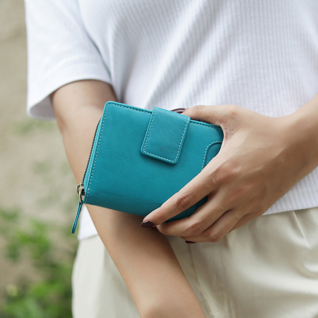 Turquoise Medium Zip Around Tri Fold Purse 21952-5