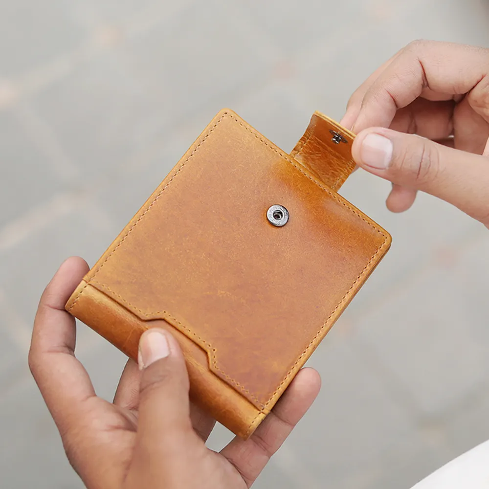 Leather Card Wallet - Luis Alperto