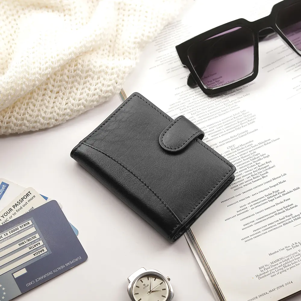 Black RFID-Blocking Leather Card Organiser 5 Black RFID-Blocking Leather Card Organiser Designed for women, it offers 6 card slots